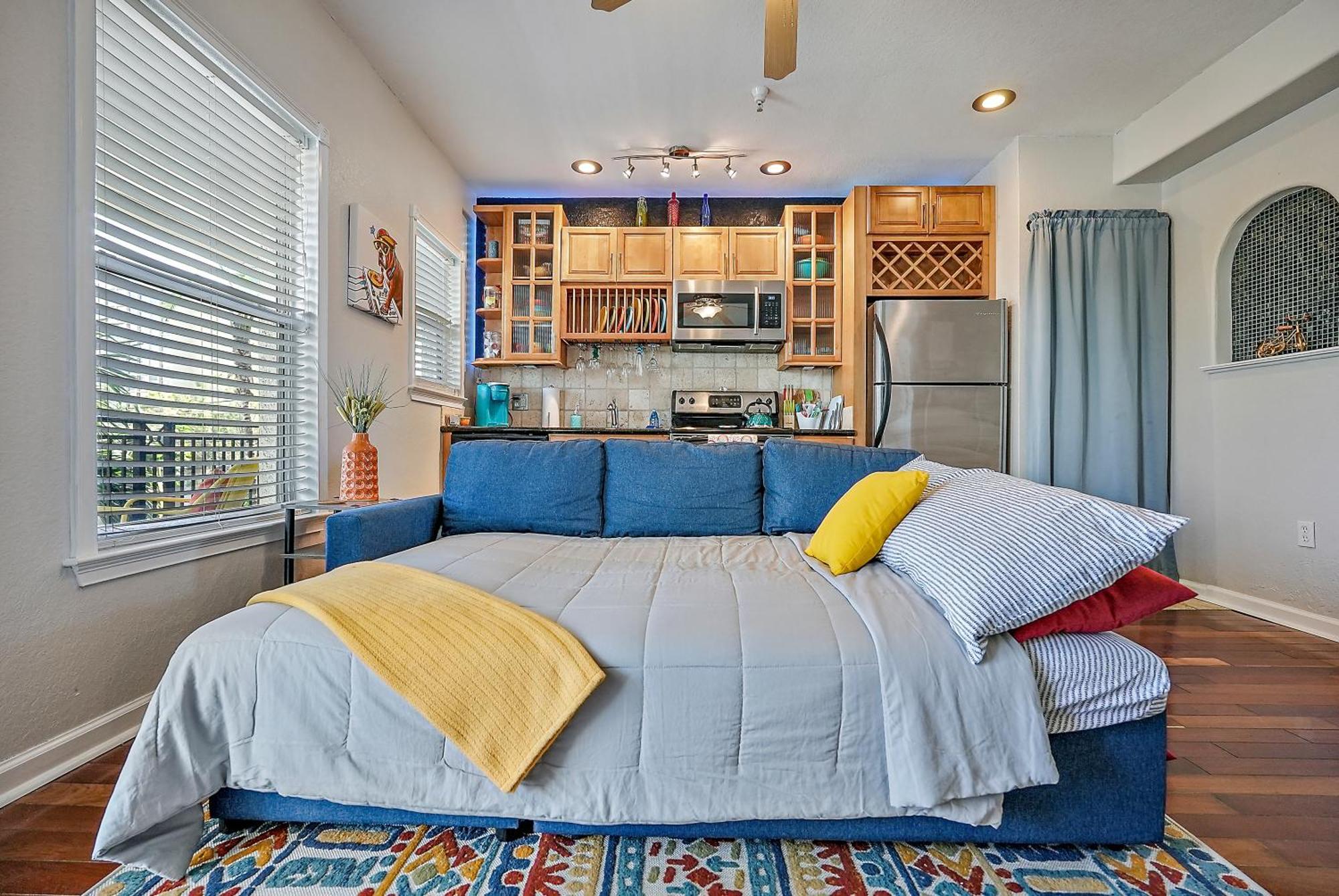 Itz A Vibe - 1 Bedroom Studio In The Heart Of Dtsp St. Petersburg Bagian luar foto