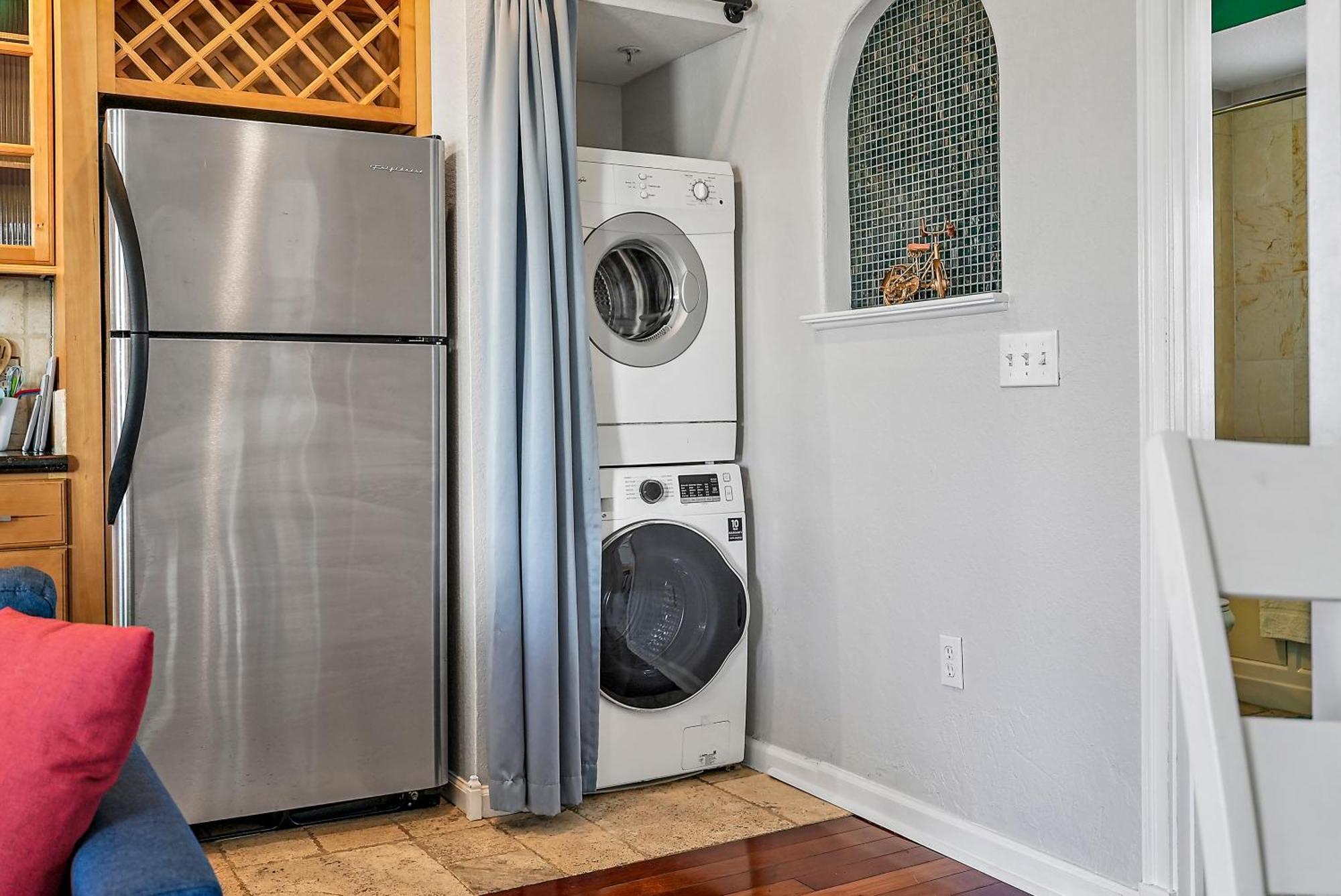 Itz A Vibe - 1 Bedroom Studio In The Heart Of Dtsp St. Petersburg Bagian luar foto